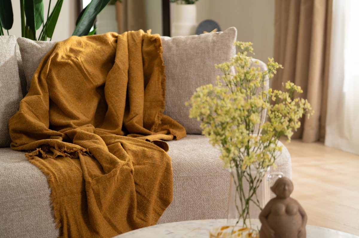 how-to-make-a-rented-home-feel-like-your-own-without-breaking-the-rules