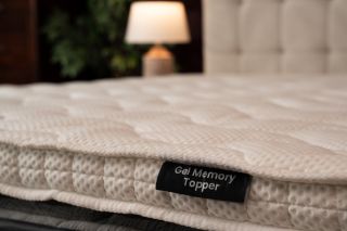 Evernight Gel Memory 5ft King Mattress Topper