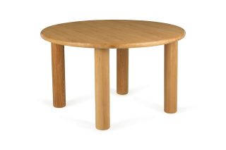 Munroe Oak Round Dining Table 1_3M